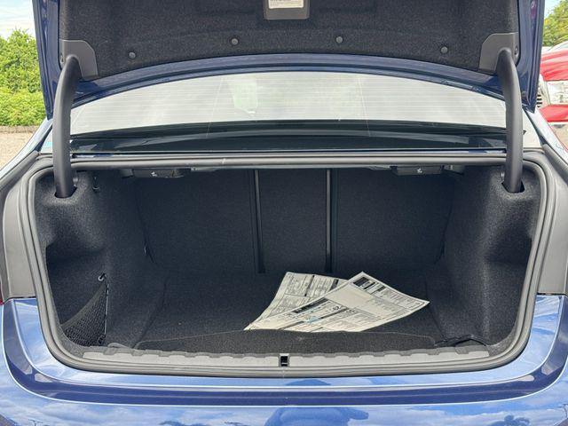 Photo of 2024 Phytonic Blue Metallic BMW 330