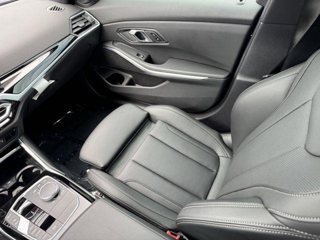Photo of 2024 Phytonic Blue Metallic BMW 330