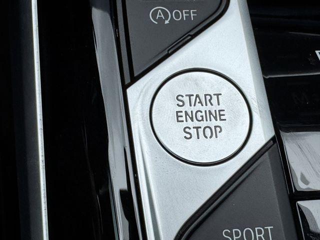 Photo of 2024 Phytonic Blue Metallic BMW 330