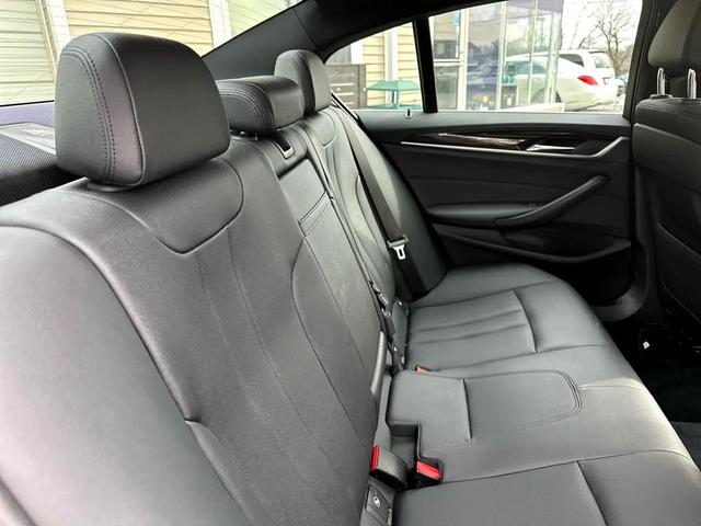 Photo of 2019 Black BMW 530e