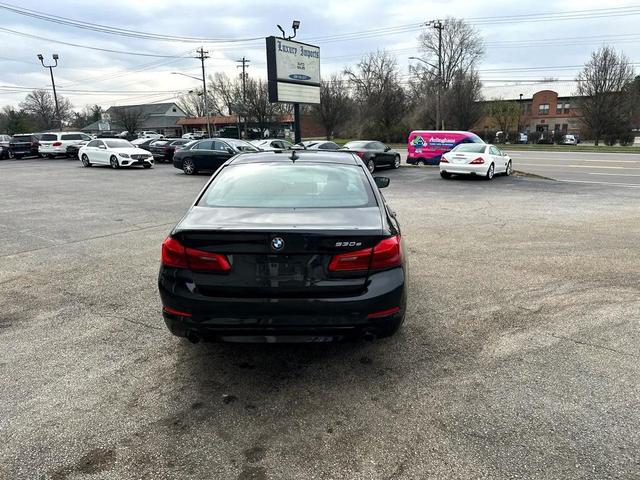 Photo of 2019 Black BMW 530e