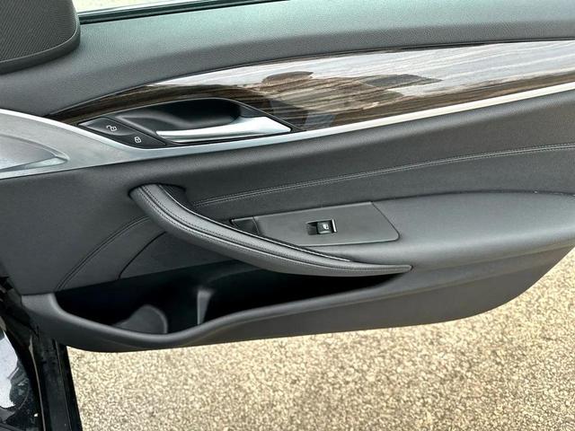 Photo of 2019 Black BMW 530e