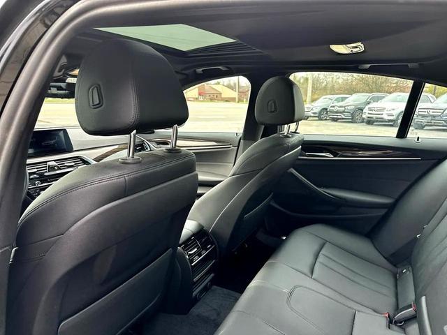 Photo of 2019 Black BMW 530e