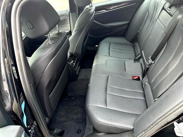 Photo of 2019 Black BMW 530e