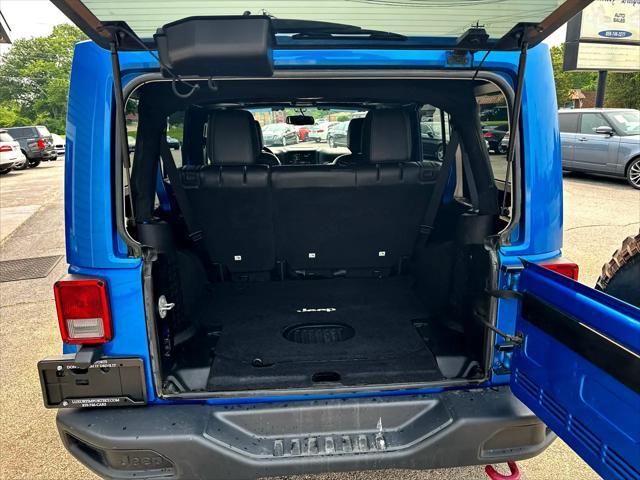 Photo of 2016 Blue Jeep Wrangler Unlimited