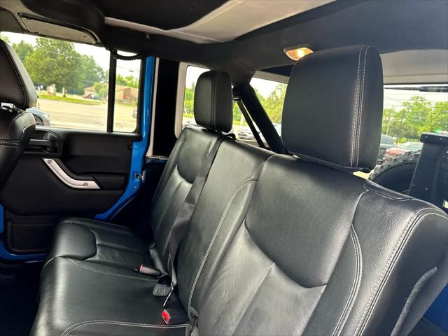 Photo of 2016 Blue Jeep Wrangler Unlimited
