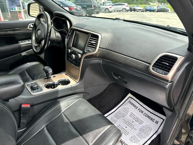Photo of 2015 Black Jeep Grand Cherokee