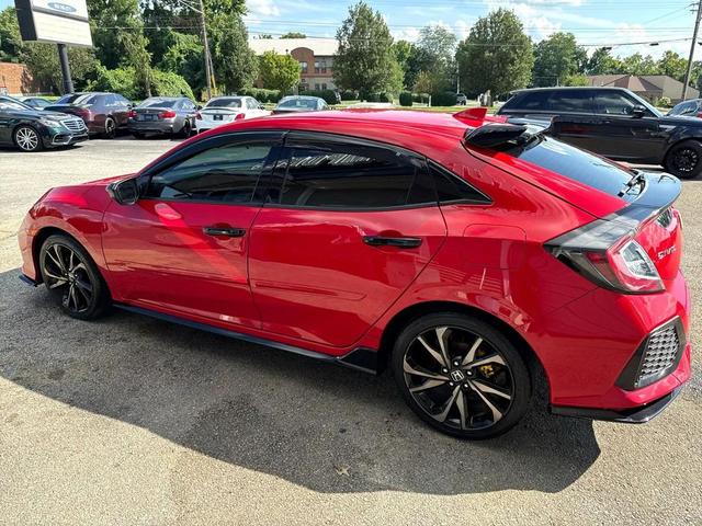 Photo of 2018 Red Honda Civic