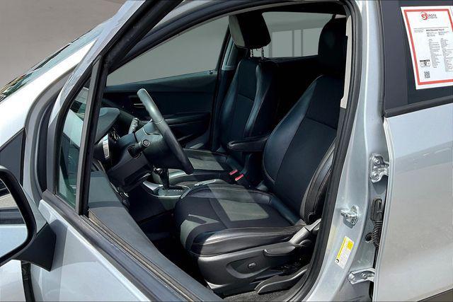 Photo of 2022 Silver Ice Metallic Chevrolet Trax