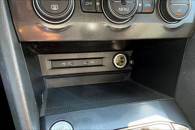 Photo of 2021 Deep Black Pearl Volkswagen Tiguan