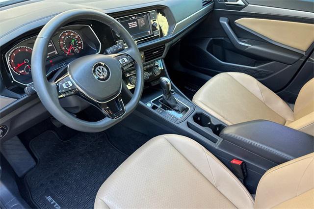 Photo of 2020 Pure White Volkswagen Jetta