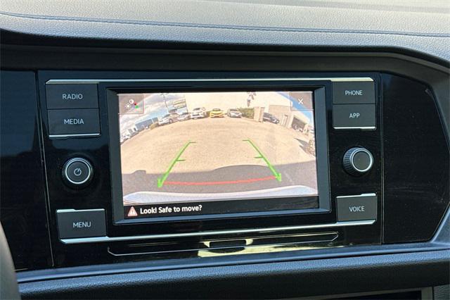 Photo of 2020 Pure White Volkswagen Jetta