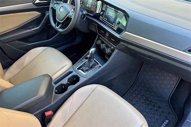 Photo of 2020 Pure White Volkswagen Jetta
