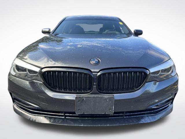Photo of 2018 Dark Graphite BMW 540
