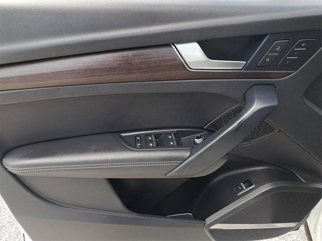 Photo of 2023 Ibis White Audi Q5