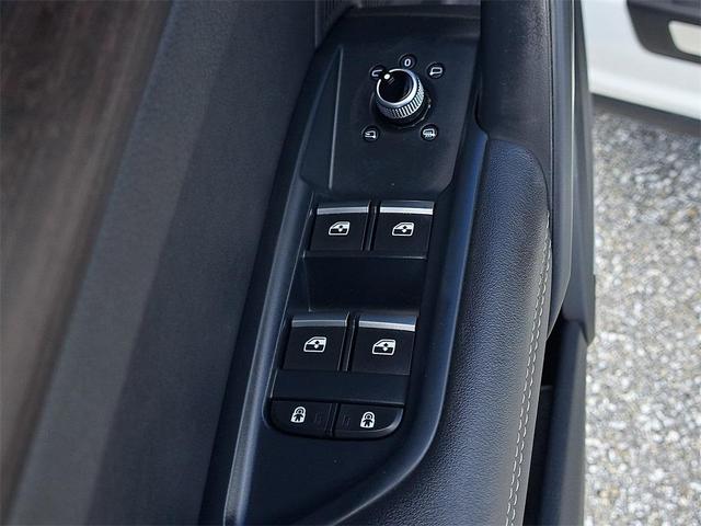 Photo of 2023 Ibis White Audi Q5