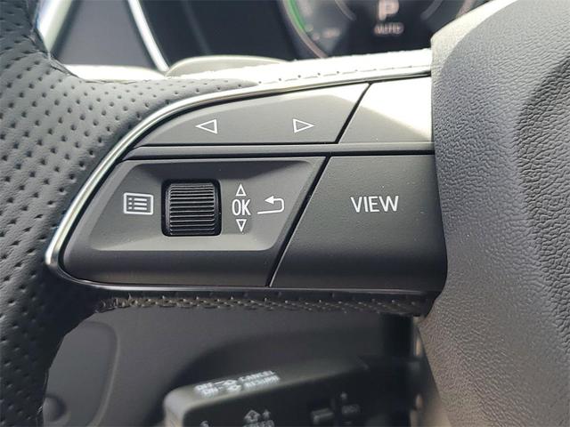Photo of 2025 Glacier White Metallic Audi Q5