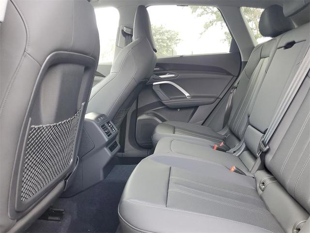 Photo of 2025 Mythos Black Metallic Audi Q5