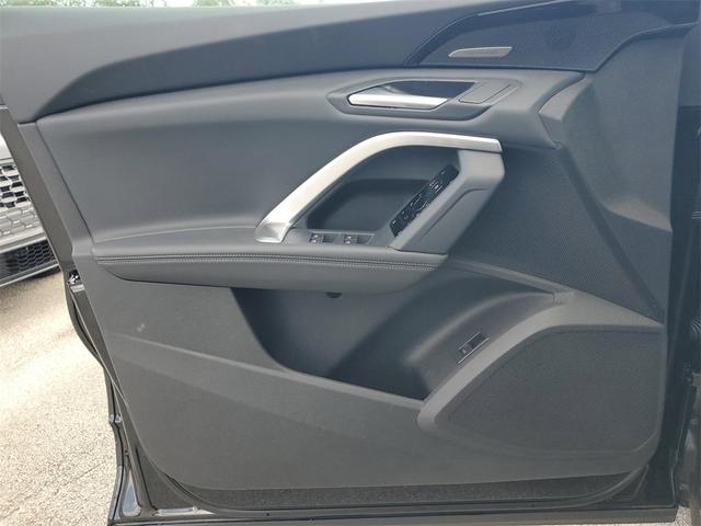 Photo of 2025 Mythos Black Metallic Audi Q5