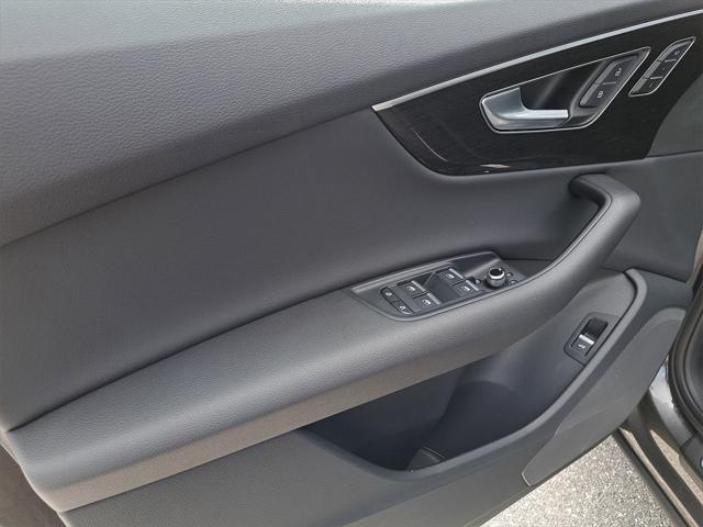 Photo of 2025 Samurai Gray Metallic Audi Q7