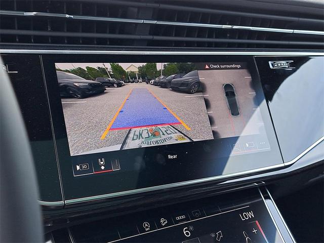 Photo of 2025 Glacier White Metallic Audi Q8