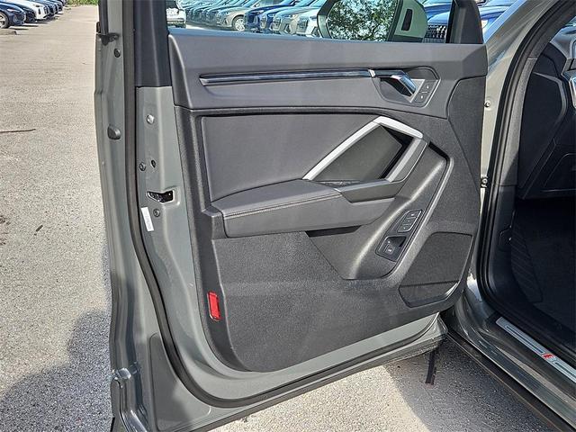 Photo of 2025 Chronos Gray Metallic Audi Q3