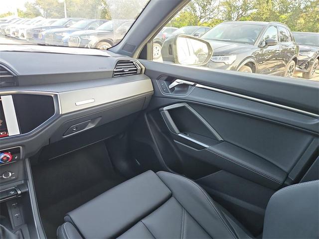 Photo of 2025 Chronos Gray Metallic Audi Q3