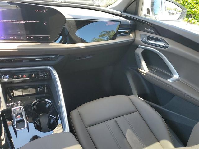 Photo of 2025 Glacier White Metallic Audi Q5 Sportback