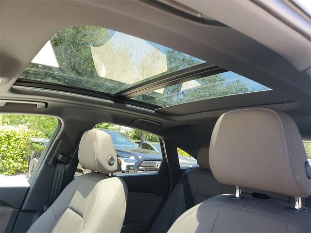 Photo of 2025 Glacier White Metallic Audi Q5 Sportback