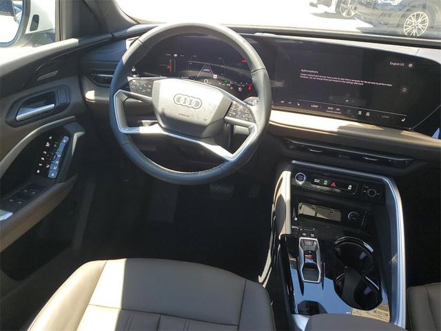 Photo of 2025 Glacier White Metallic Audi Q5 Sportback