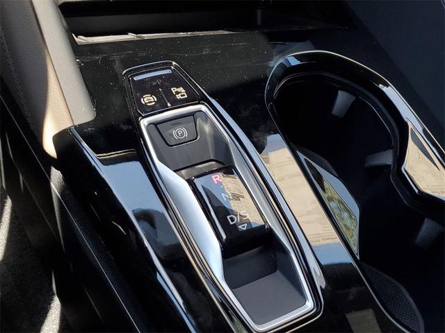 Photo of 2025 Glacier White Metallic Audi Q5 Sportback