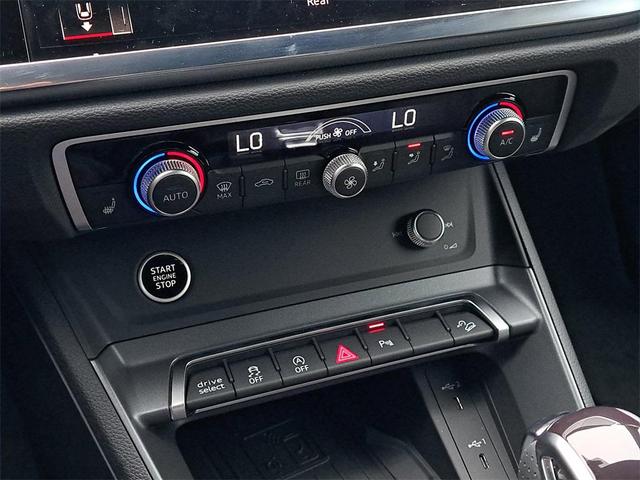 Photo of 2025 Mythos Black Metallic Audi Q3