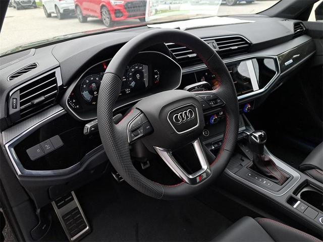Photo of 2025 Mythos Black Metallic Audi Q3