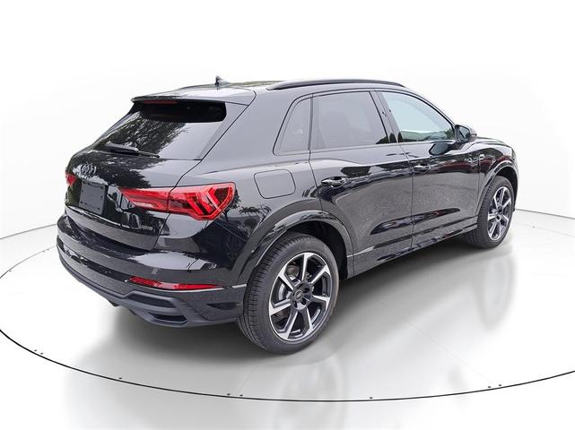 Photo of 2025 Mythos Black Metallic Audi Q3