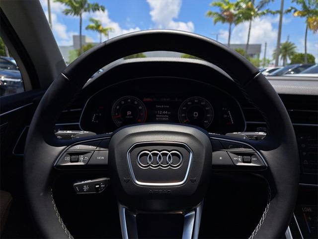 Photo of 2025 Waitomo Blue Metallic Audi Q7