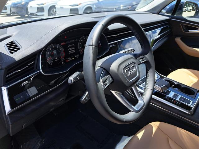 Photo of 2025 Waitomo Blue Metallic Audi Q7