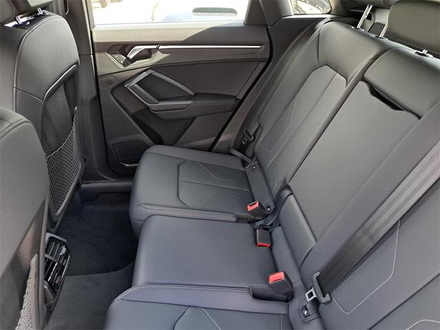 Photo of 2025 Navarra Blue Metallic Audi Q3