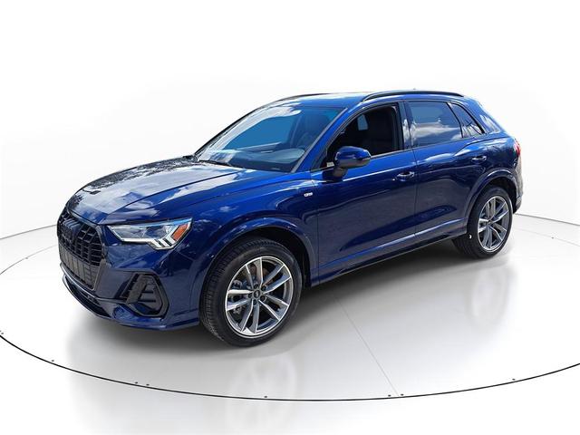 Photo of 2025 Navarra Blue Metallic Audi Q3