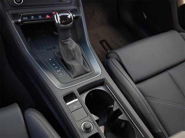 Photo of 2025 Navarra Blue Metallic Audi Q3