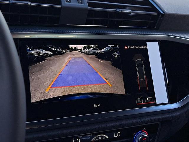 Photo of 2025 Navarra Blue Metallic Audi Q3