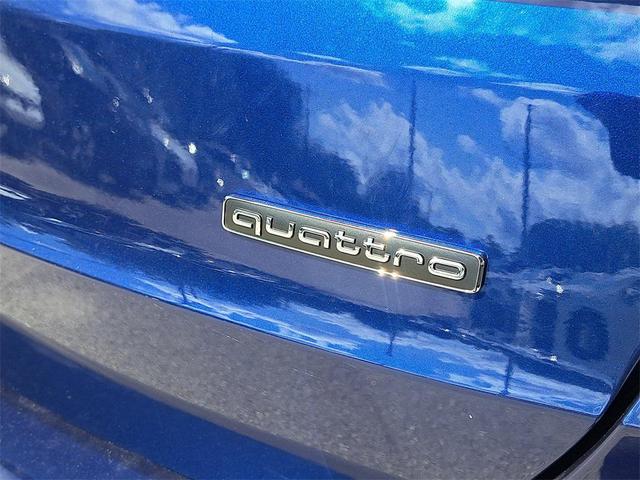 Photo of 2025 Navarra Blue Metallic Audi Q3