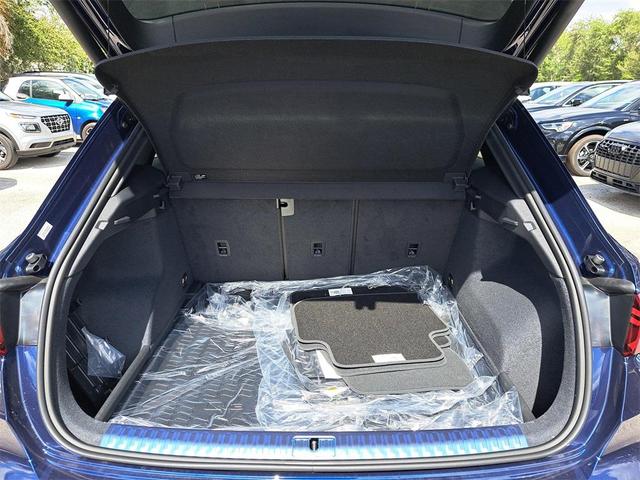 Photo of 2025 Navarra Blue Metallic Audi Q3