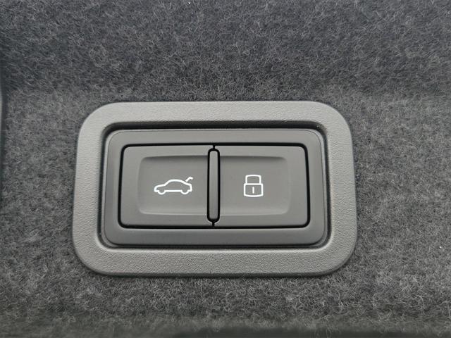 Photo of 2025 Glacier White Metallic Audi A6