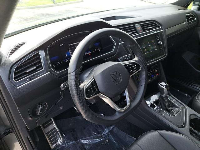 Photo of 2024 Platinum Gray Metallic Volkswagen Tiguan