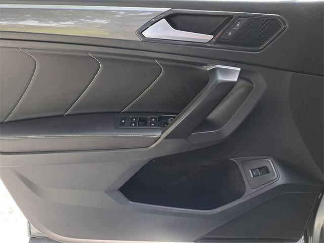Photo of 2024 Platinum Gray Metallic Volkswagen Tiguan
