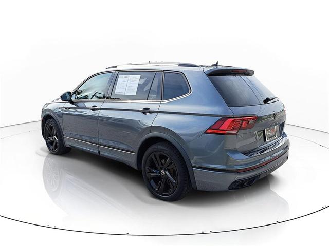 Photo of 2024 Platinum Gray Metallic Volkswagen Tiguan