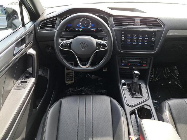 Photo of 2024 Platinum Gray Metallic Volkswagen Tiguan