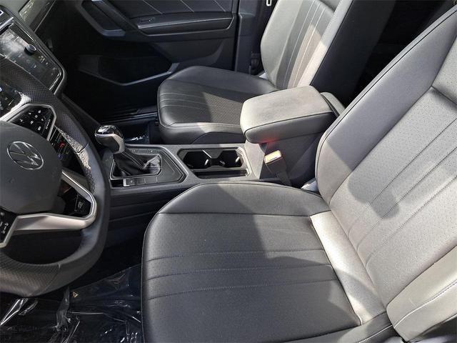 Photo of 2024 Platinum Gray Metallic Volkswagen Tiguan