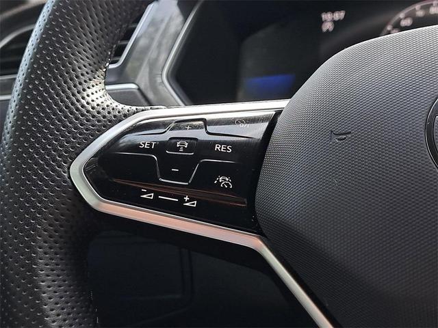 Photo of 2024 Platinum Gray Metallic Volkswagen Tiguan