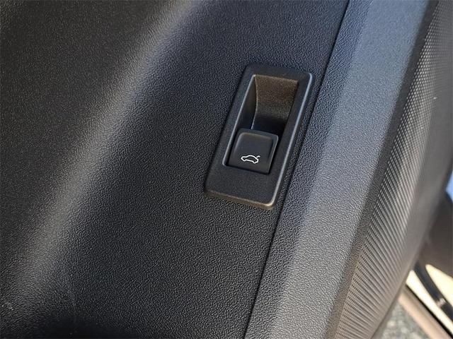 Photo of 2025 Tambora Gray Metallic Audi Q5